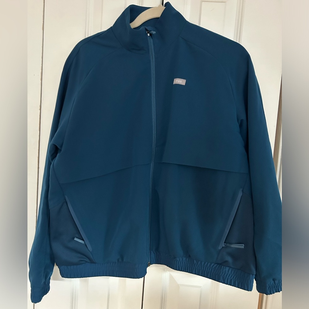 Figs Sydney Scrub Jacket Medium size.